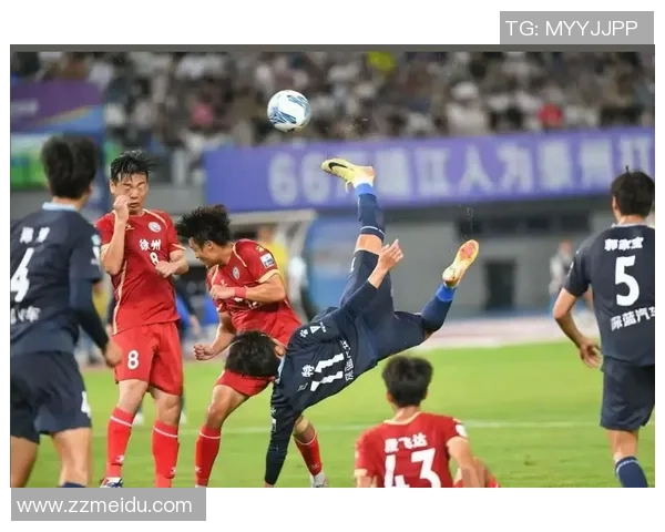 昔日足球明星退役后生活照揭秘展现不同人生风貌与精彩瞬间 昔日足球明星退役后生活照揭秘展现不同人生风貌与精彩瞬间